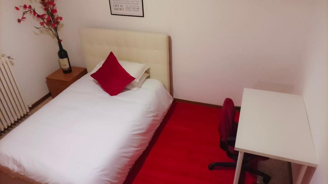 Unique & Beautiful Bedroom In Central Of 佛罗伦萨 外观 照片